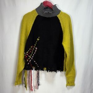 Women's Black & Yellow Colorblock Fringed Turtleneck Sweater